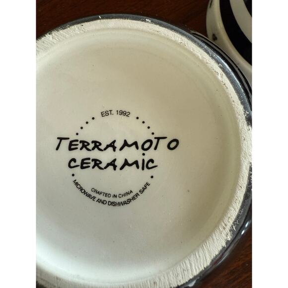 Terramoto Ceramic Set 2 Nesting Halloween Bowls Spiders, Spooky Jack-O-Lanterns - Picture 6 of 8